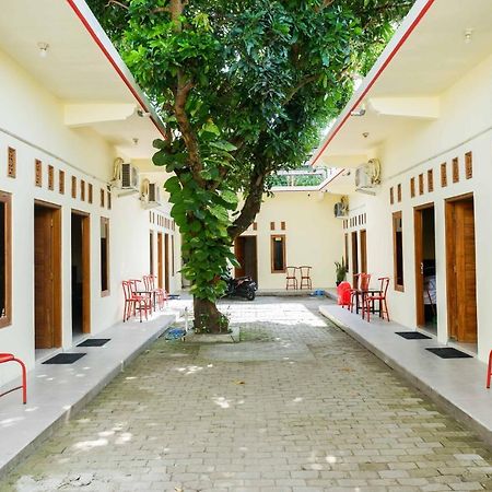 Reddoorz @ Umbul Ponggok Waterpark Klaten Exteriör bild