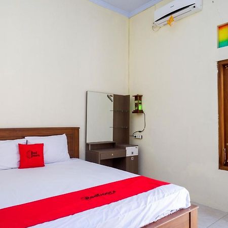 Reddoorz @ Umbul Ponggok Waterpark Klaten Exteriör bild