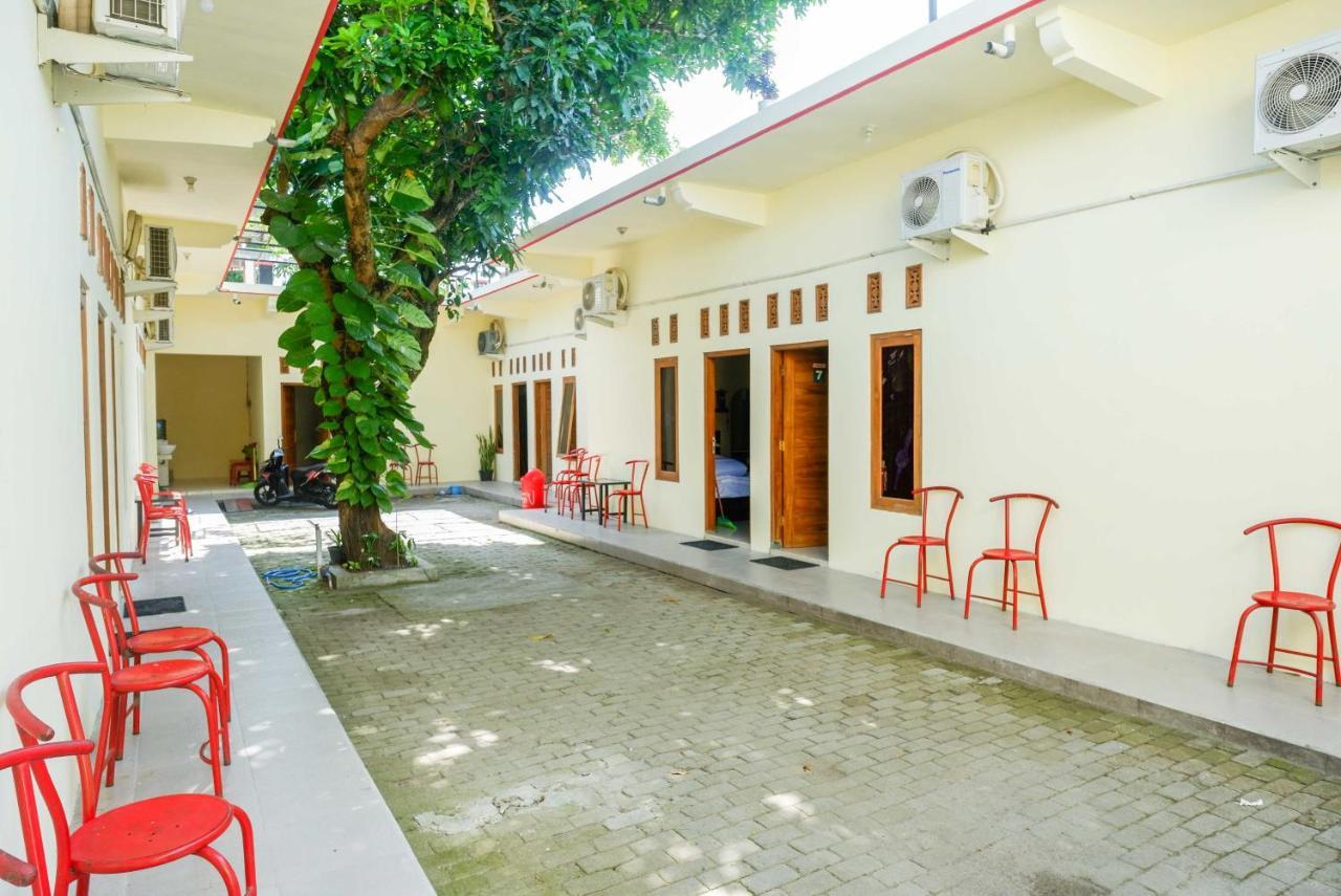 Reddoorz @ Umbul Ponggok Waterpark Klaten Exteriör bild